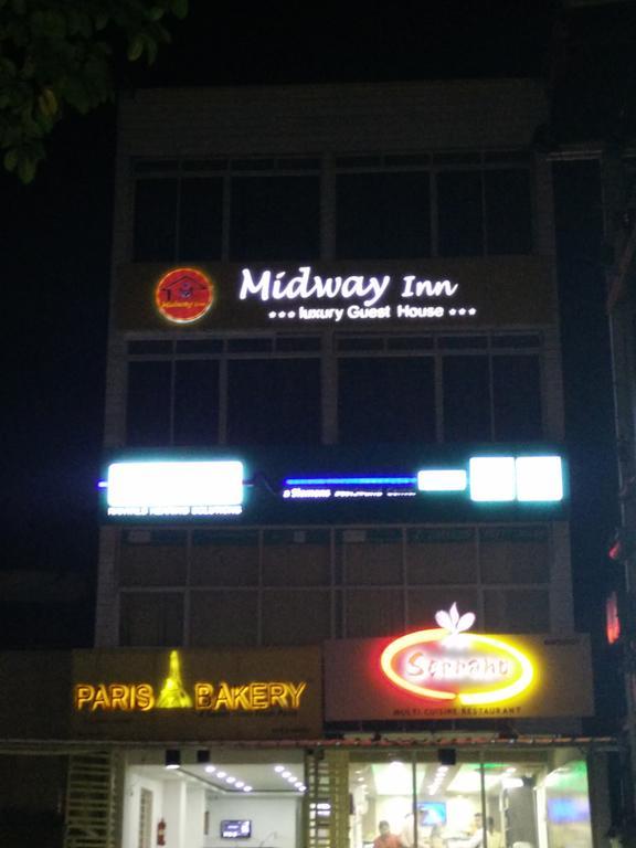 Midway Inn Bhubaneswar Bagian luar foto