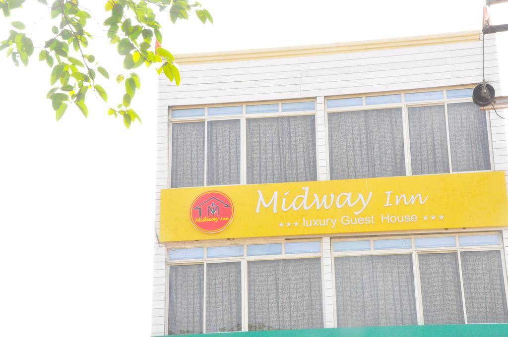 Midway Inn Bhubaneswar Bagian luar foto
